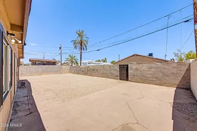 1621 N 37th Drive, Phoenix, AZ 85009 - Photo 32