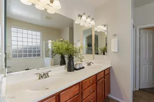 2989 S Fisher Ln, Gilbert, AZ 85295 - Photo 14