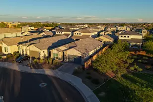 10227 W Salter Dr, Peoria, AZ 85382 - Photo 2
