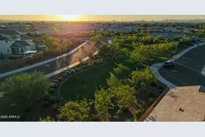 10227 W Salter Drive, Peoria, AZ 85382 - Photo 6