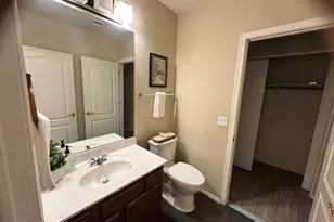 8009 W Beck Ln, Peoria, AZ 85382 - Photo 10