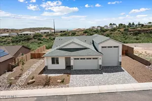 523 Cleopatra Hill Rd, Clarkdale, AZ 86324 - Photo 1