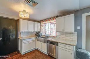 3642 N 72nd Dr, Phoenix, AZ 85033 - Photo 40