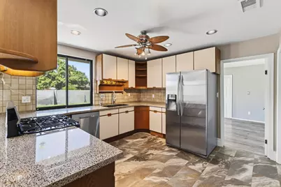 10250 N 26th Place, Phoenix, AZ 85028 - Photo 14