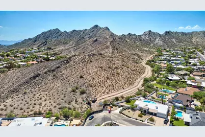 10250 N 26th Place, Phoenix, AZ 85028 - Photo 2