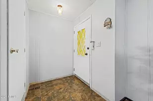 303 E South Mountain Ave, Phoenix, AZ 85042 - Photo 4