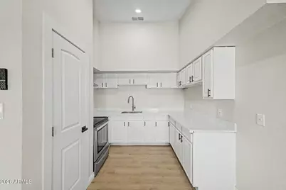 3317 N 80th Lane, Phoenix, AZ 85033 - Photo 12