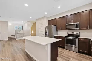 2090 S Dorsey Ln, Tempe, AZ 85282 - Photo 2