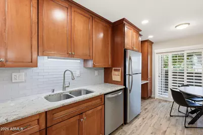 5525 E Thomas Road #C2, Phoenix, AZ 85018 - Photo 8