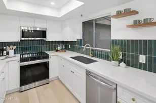 8028 N 48th Ave, Glendale, AZ 85302 - Photo 1