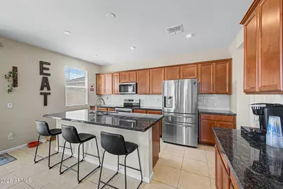 17805 W Daley Lane, Surprise, AZ 85387 - Photo 10