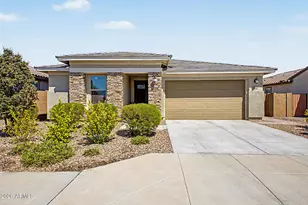 537 S Pheasant Dr, Gilbert, AZ 85296 - Photo 2