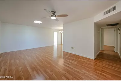 10833 W Santa Fe Drive, Sun City, AZ 85351 - Photo 8