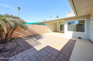 10833 W Santa Fe Dr, Sun City, AZ 85351 - Photo 2