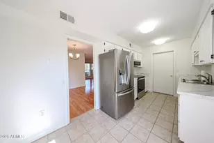 10833 W Santa Fe Dr, Sun City, AZ 85351 - Photo 14