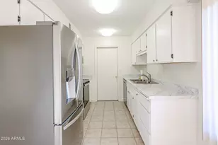 10833 W Santa Fe Dr, Sun City, AZ 85351 - Photo 18