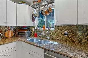 4446 N 33rd Pl, Phoenix, AZ 85018 - Photo 12