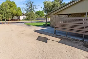 4446 N 33rd Pl, Phoenix, AZ 85018 - Photo 4