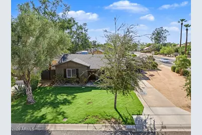 4446 N 33rd Place, Phoenix, AZ 85018 - Photo 2