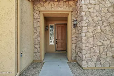 3866 E Cat Balue Drive, Phoenix, AZ 85050 - Photo 2