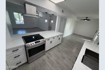 13026 N 100th Drive, Sun City, AZ 85351 - Photo 10