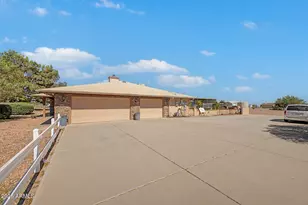 20537 W Gordon Way, Wittmann, AZ 85361 - Photo 2
