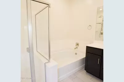 2413 W Sunland Avenue, Phoenix, AZ 85041 - Photo 12
