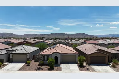 2413 W Sunland Avenue, Phoenix, AZ 85041 - Photo 1