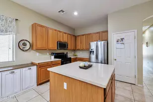 8807 W Carole Ln, Glendale, AZ 85305 - Photo 12