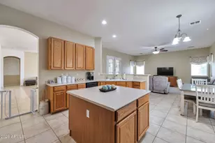 8807 W Carole Ln, Glendale, AZ 85305 - Photo 10