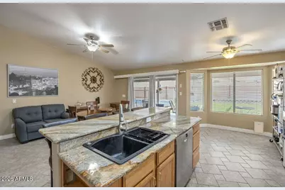 8456 W Willow Avenue, Peoria, AZ 85381 - Photo 10
