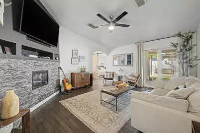 4640 N 77th Drive, Phoenix, AZ 85033 - Photo 2