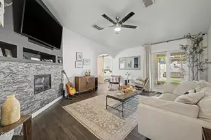 4640 N 77th Dr, Phoenix, AZ 85033 - Photo 2