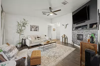 4640 N 77th Drive, Phoenix, AZ 85033 - Photo 4