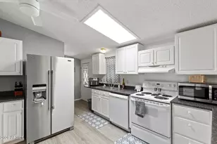 11275 N 99th Ave, Peoria, AZ 85345 - Photo 4