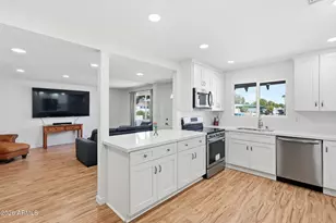 3209 W Becker Ln, Phoenix, AZ 85029 - Photo 2