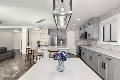 2272 E Cochise Avenue, Apache Junction, AZ 85119 - Photo 6