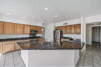 4633 E Robin Lane, Phoenix, AZ 85050 - Photo 10