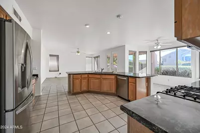 4633 E Robin Lane, Phoenix, AZ 85050 - Photo 12