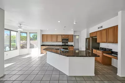 4633 E Robin Lane, Phoenix, AZ 85050 - Photo 8