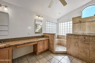 4633 E Robin Ln, Phoenix, AZ 85050 - Photo 22