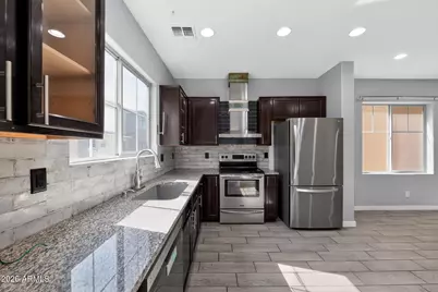 2015 N 77th Lane, Phoenix, AZ 85035 - Photo 10