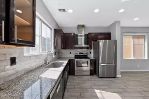 2015 N 77th Ln, Phoenix, AZ 85035 - Photo 10