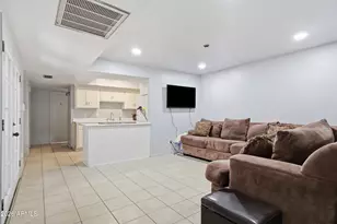 3224 W Echo Ln, Phoenix, AZ 85051 - Photo 6