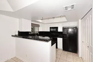 5104 N 32nd St, Phoenix, AZ 85018 - Photo 6