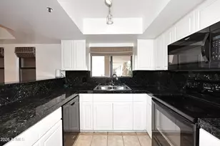 5104 N 32nd St, Phoenix, AZ 85018 - Photo 8