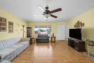 10049 W Bradshaw Dr, Arizona City, AZ 85123 - Photo 10