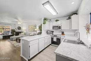 8111 W Wacker Rd, Peoria, AZ 85381 - Photo 10