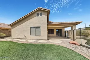 13127 W Port Royale Ln, Surprise, AZ 85379 - Photo 8