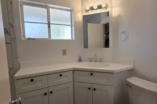 3207 E Medlock Dr, Phoenix, AZ 85018 - Photo 6